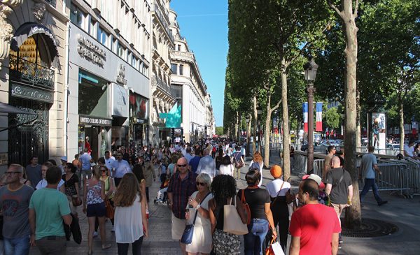Şanzelize Caddesi - Champs Elysees